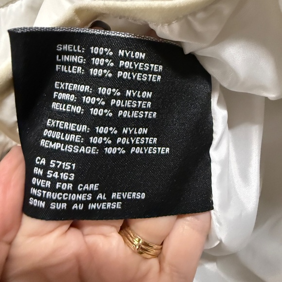 Guess puffer vest, White, Med - Picture 5 of 5